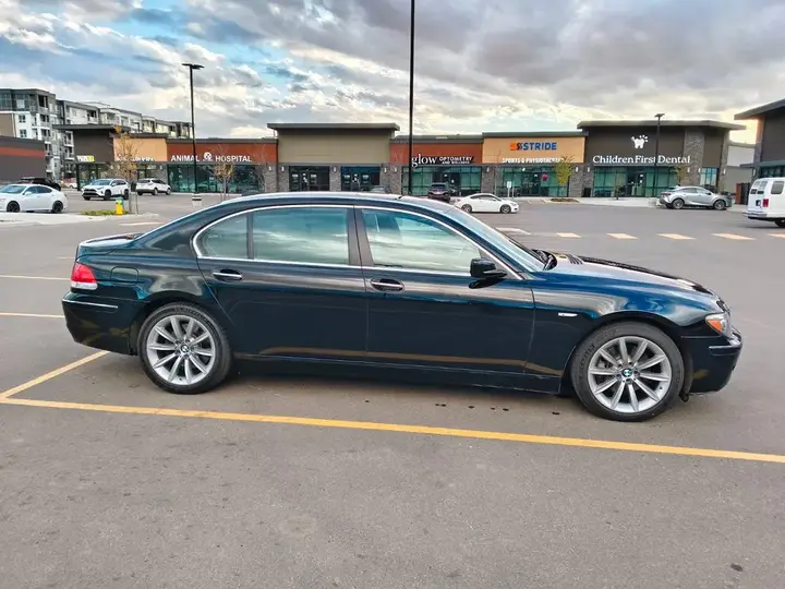 BMW 7 Series 2008 photo 2
