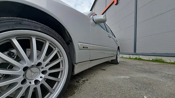 Mercedes-Benz E320 2000 photo 5