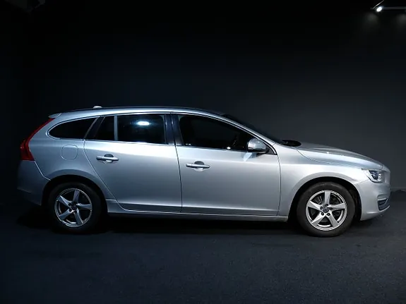 Volvo V60 2016 photo 2