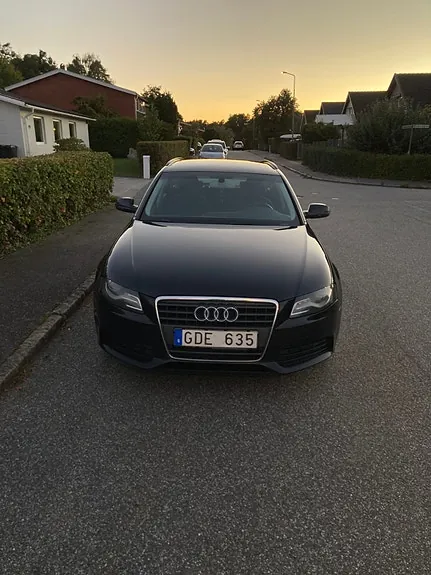 Audi A4 2010 photo 2