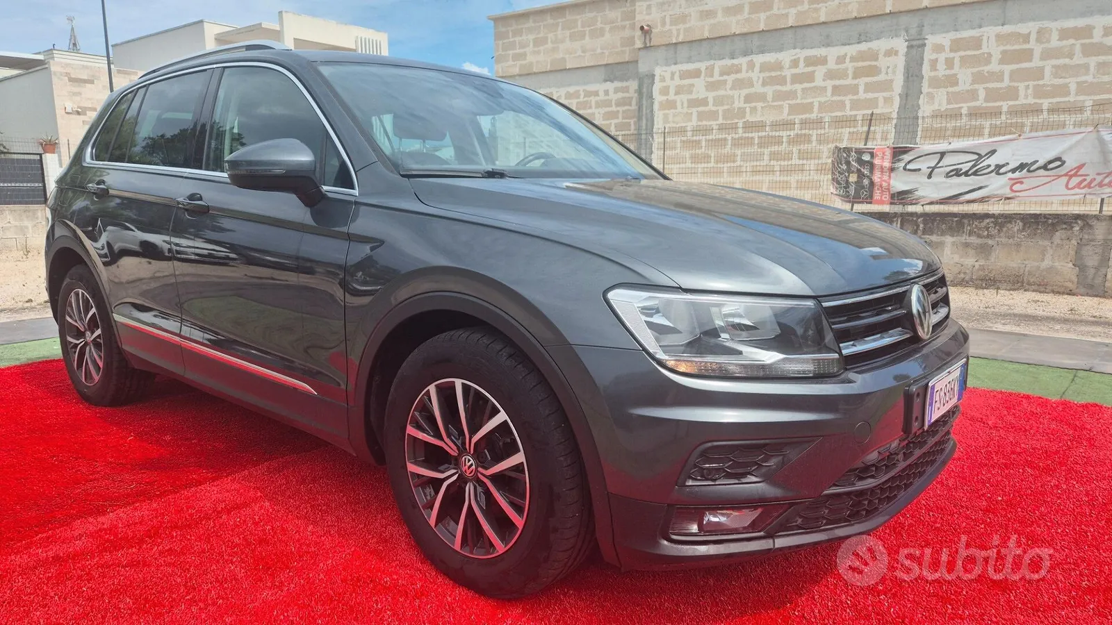 Volkswagen Tiguan 2018 photo 2