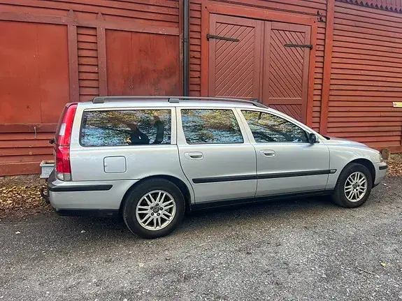Volvo V70 2004 photo 2