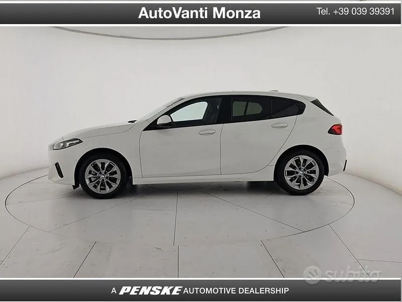BMW 1 Series 2025 photo 3
