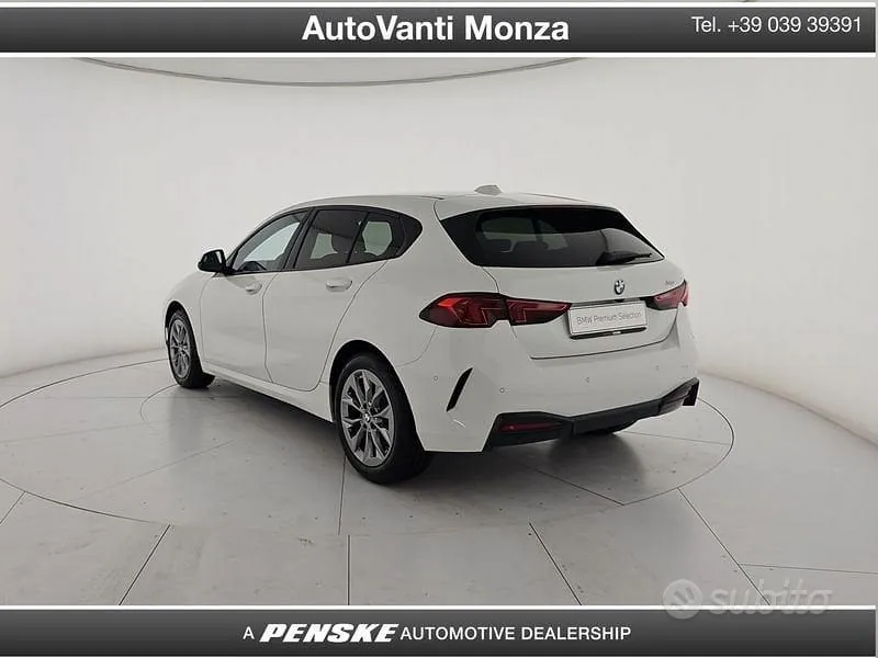 BMW 1 Series 2025 photo 4
