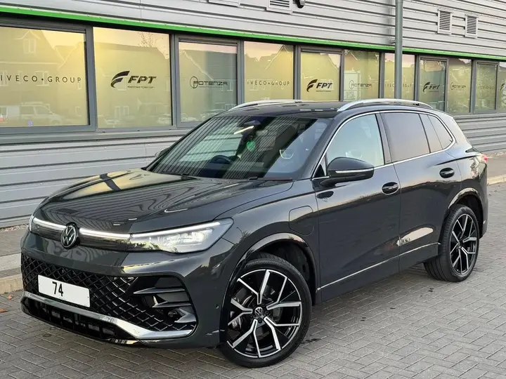 Volkswagen Tiguan 2024 photo 2