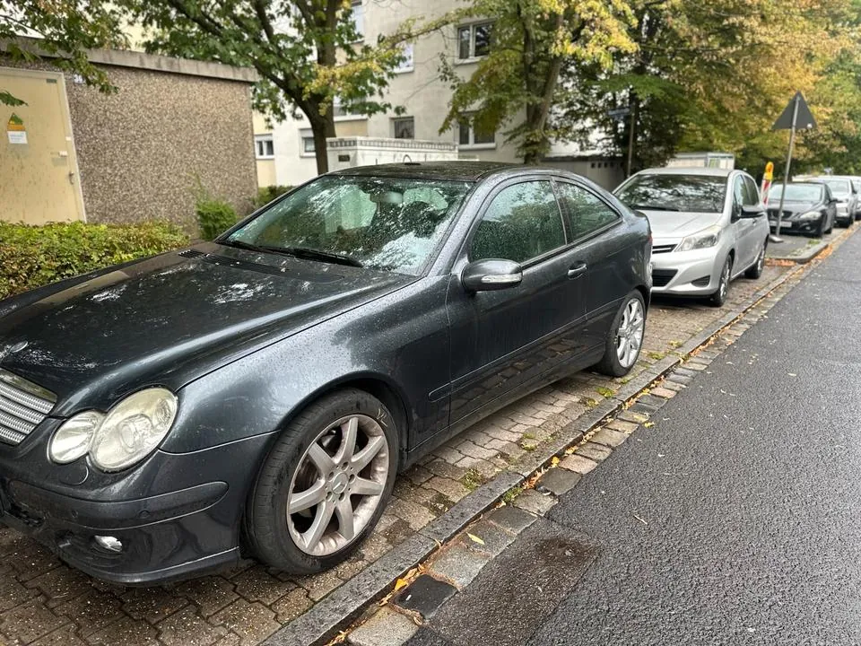 Mercedes-Benz C200