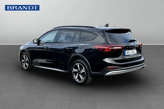 Ford Focus 2023 photo 2