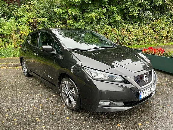 Nissan Leaf 2018 photo 2