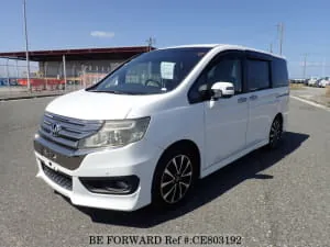 Honda Step Wgn 2013 photo 2