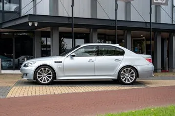 BMW M5 2007 photo 2