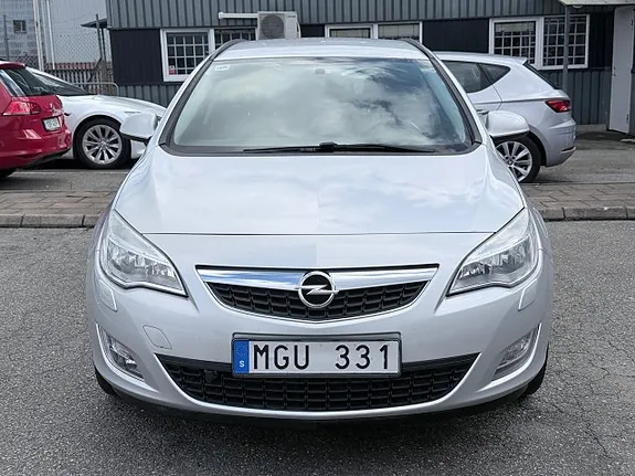 Opel Astra 2012 photo 3