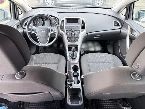Opel Astra 2012 photo 5