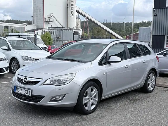 Opel Astra 2012 photo 4