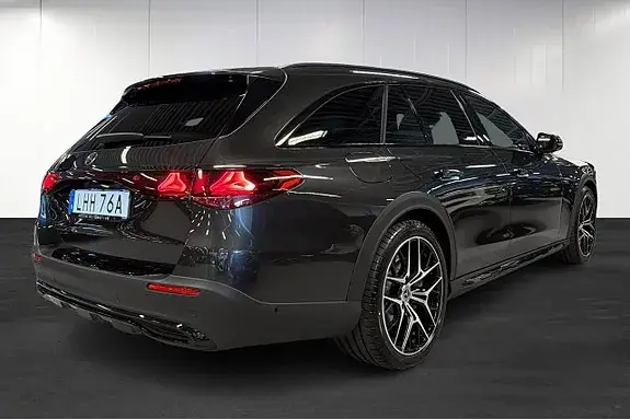 Mercedes-Benz E300 De 2027 photo 3
