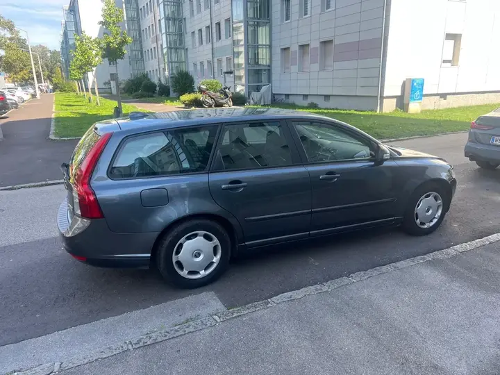 Volvo V50