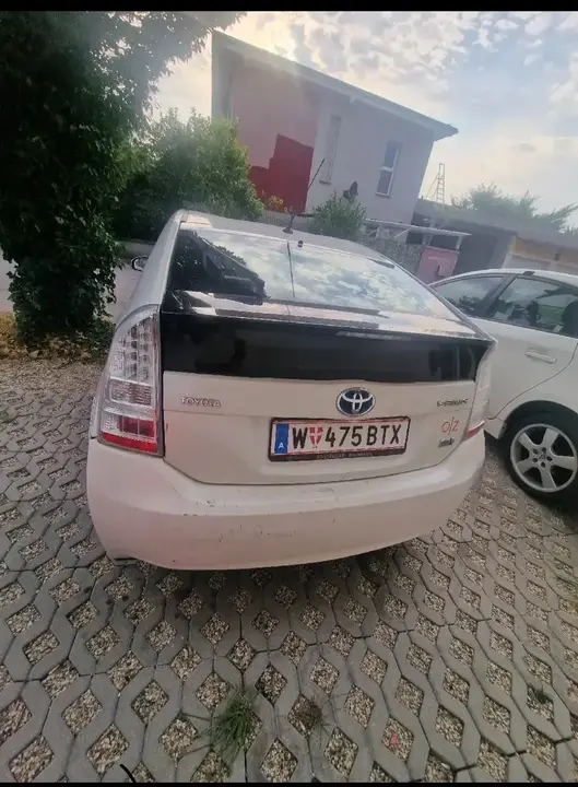 Toyota Prius 2011 photo 3