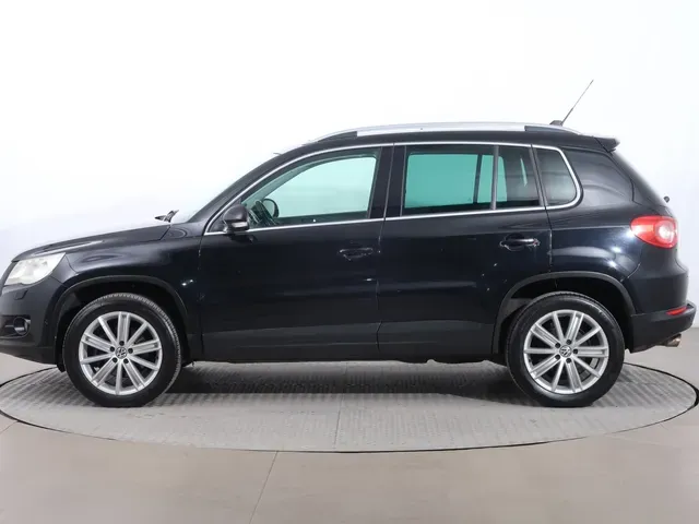 Volkswagen Tiguan 2010 photo 2