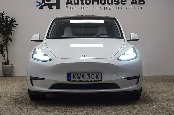 Tesla Model Y 2023 photo 4