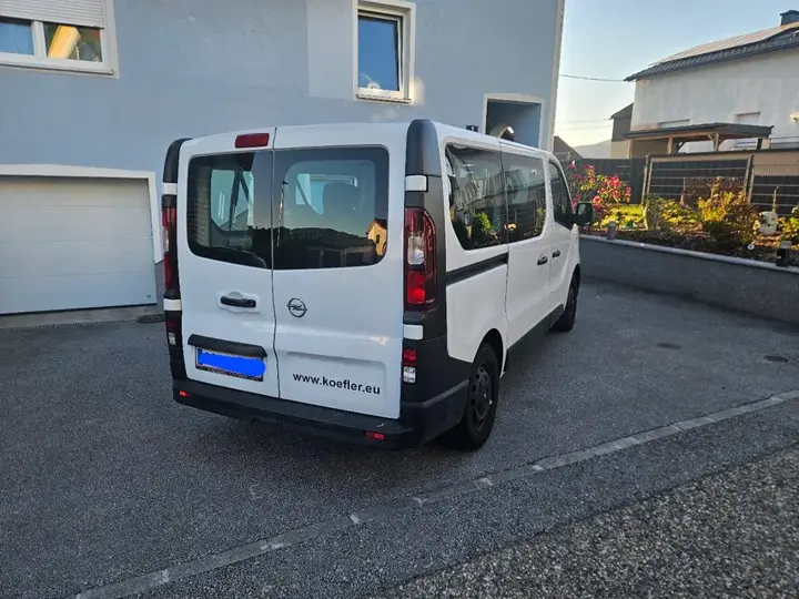 Opel Vivaro 2015 photo 3