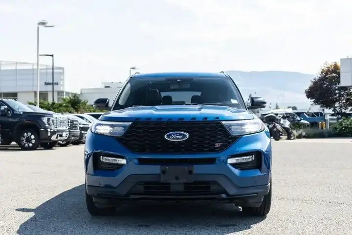 Ford Explorer 2022 photo 2