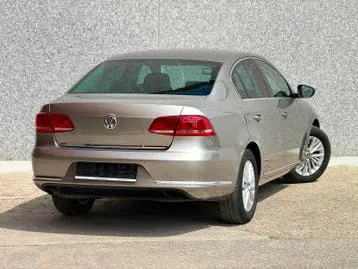 Volkswagen Passat 2012 photo 3