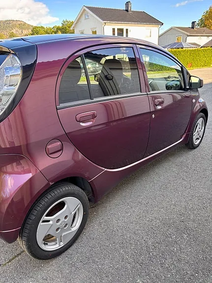 Mitsubishi I-Miev 2011 photo 2