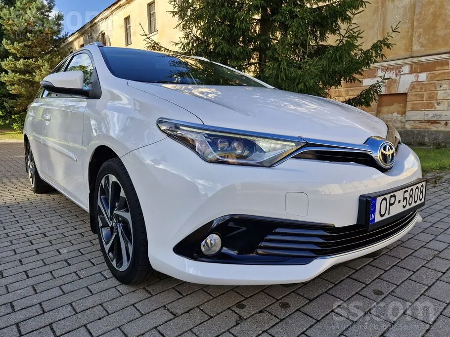 Toyota Auris 2016 photo 5