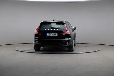 Volvo V60 Cross Country 2021 photo 2