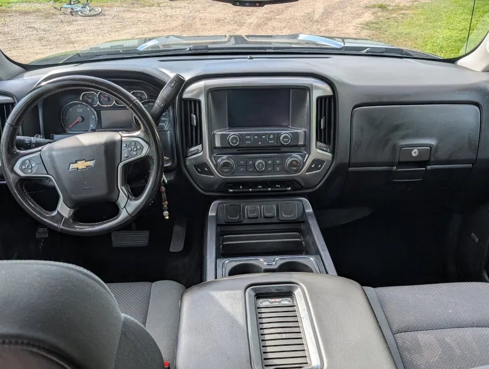 Chevrolet Silverado 2018 photo 3