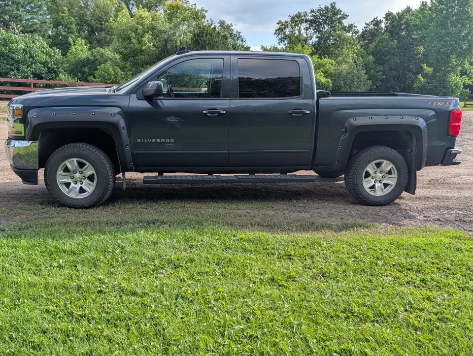 Chevrolet Silverado 2018 photo 2