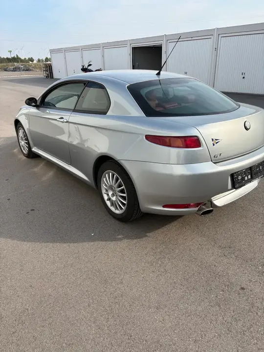 Alfa Romeo Gt 2003 photo 3