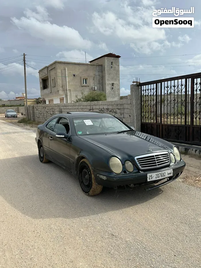 Mercedes-Benz Clk-Class 2002 photo 2