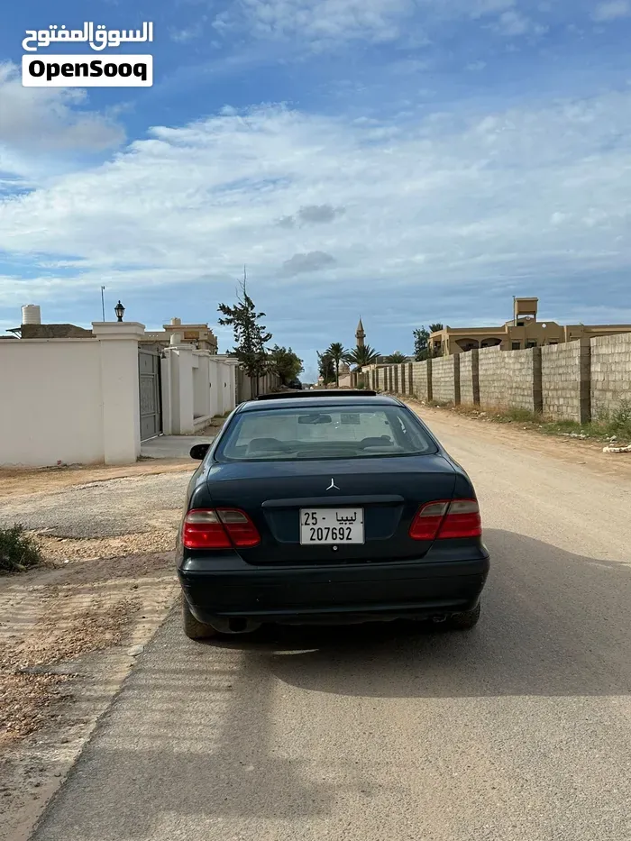Mercedes-Benz Clk-Class 2002 photo 4