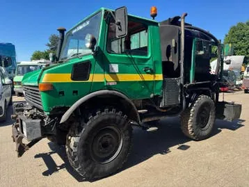 Mercedes-Benz Unimog