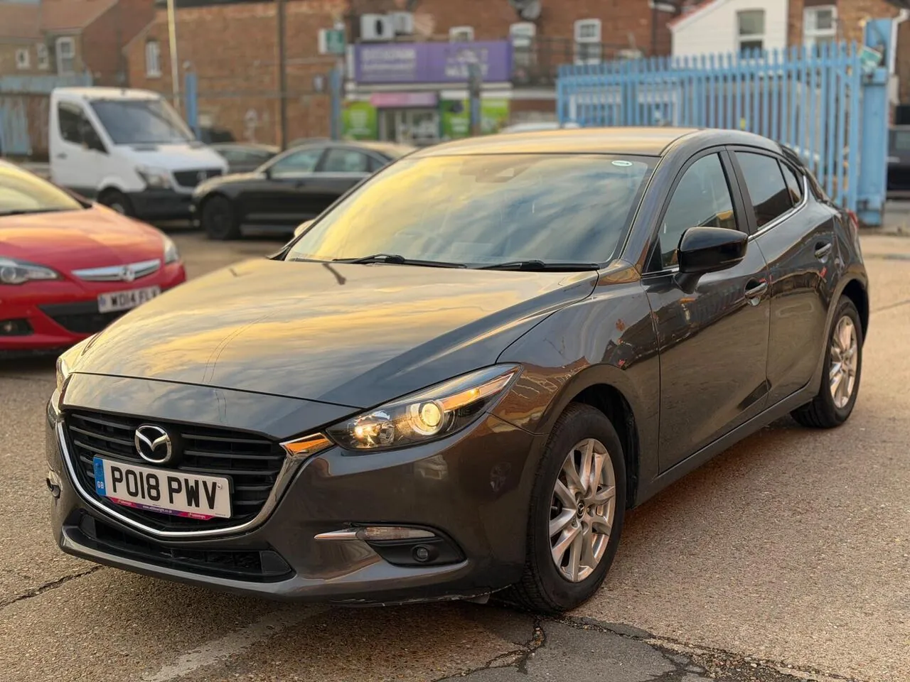 Mazda Mazda3 2018 photo 3