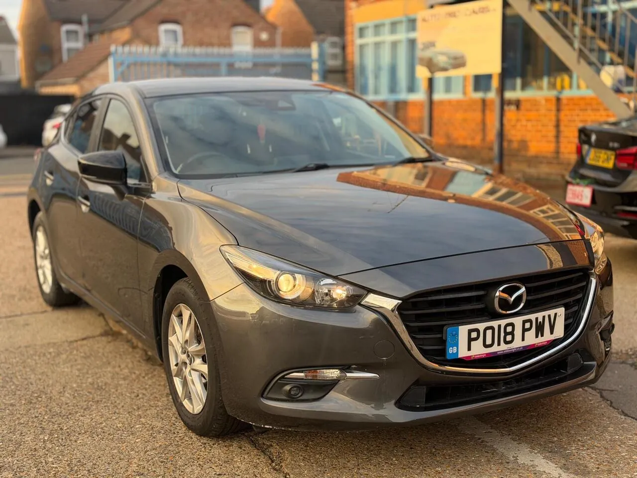 Mazda Mazda3 2018 photo 2