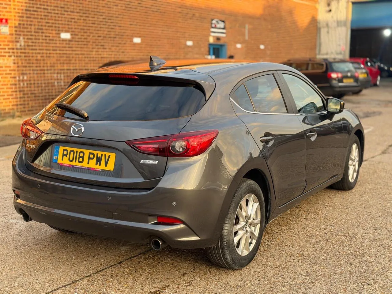Mazda Mazda3 2018 photo 4