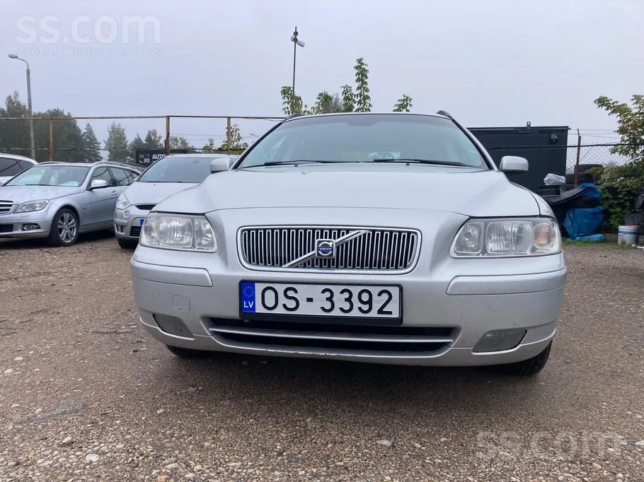 Volvo V70 2006 photo 2