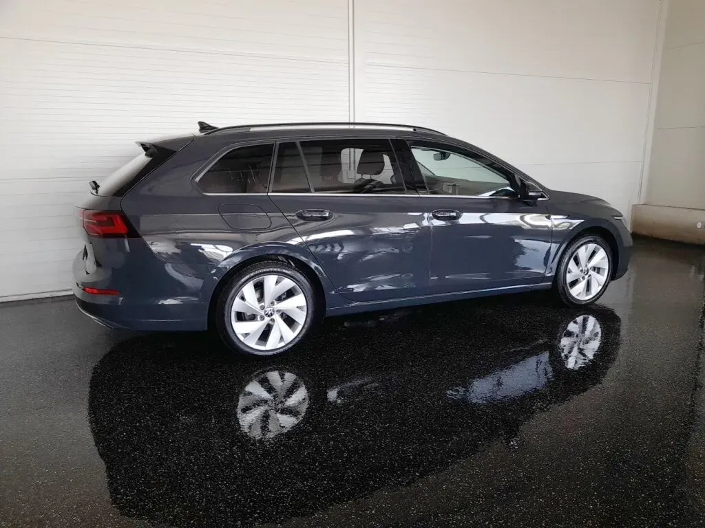 Volkswagen Golf 2022 photo 2