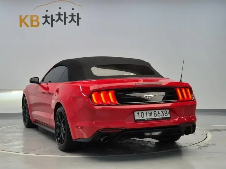 Ford Mustang 2019 photo 2
