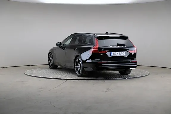 Volvo V60 2023 photo 2