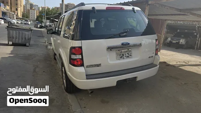 Ford Explorer 2010 photo 2