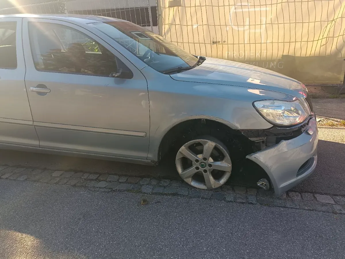 Skoda Octavia 2009 photo 2