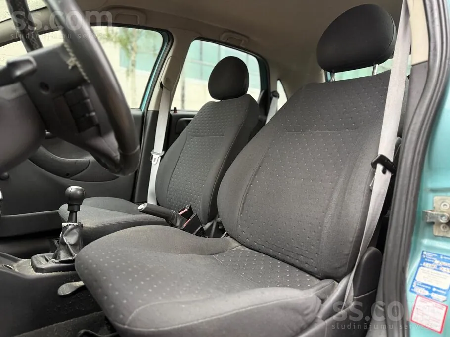 Opel Corsa 2003 photo 2