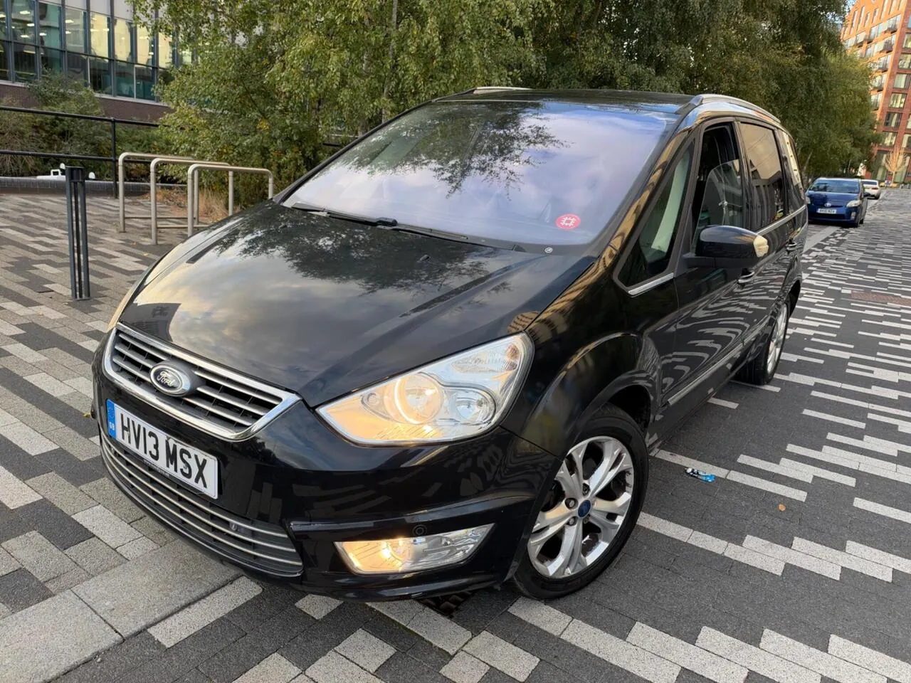 Ford Galaxy 2013 photo 3