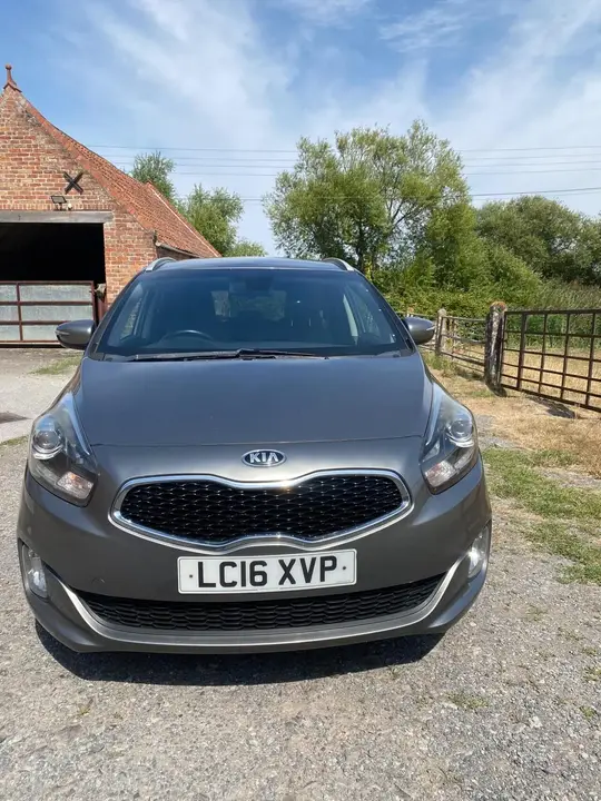 Kia Carens 2016 photo 2
