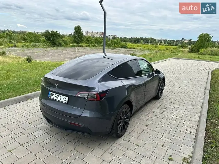 Tesla Model Y 2022 photo 4