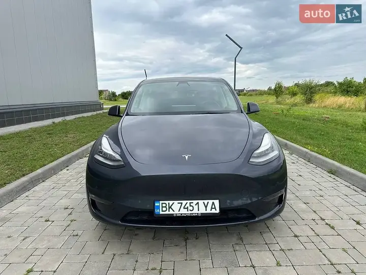 Tesla Model Y 2022 photo 3