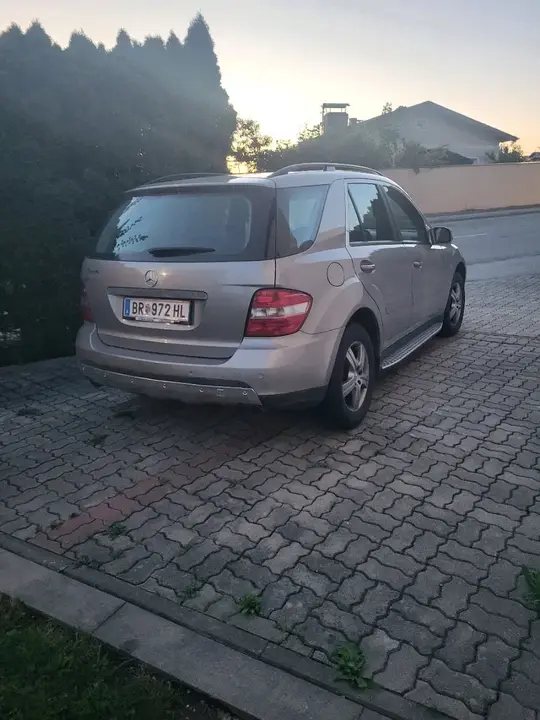 Mercedes-Benz M-Class 2006 photo 2