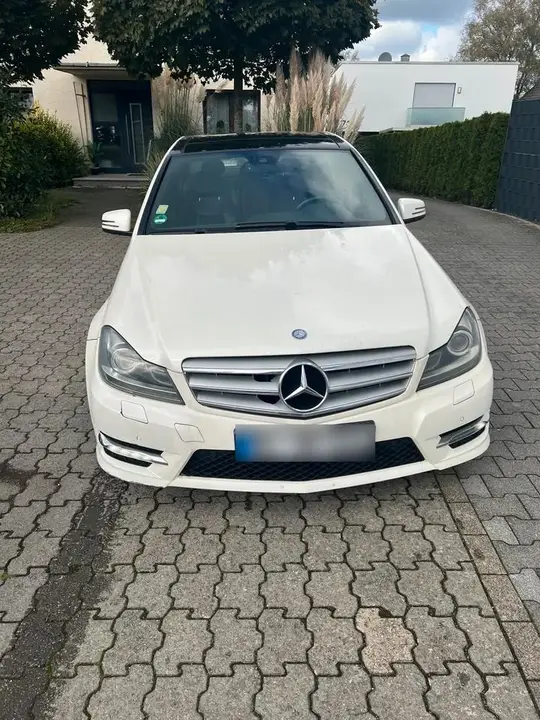 Mercedes-Benz C220